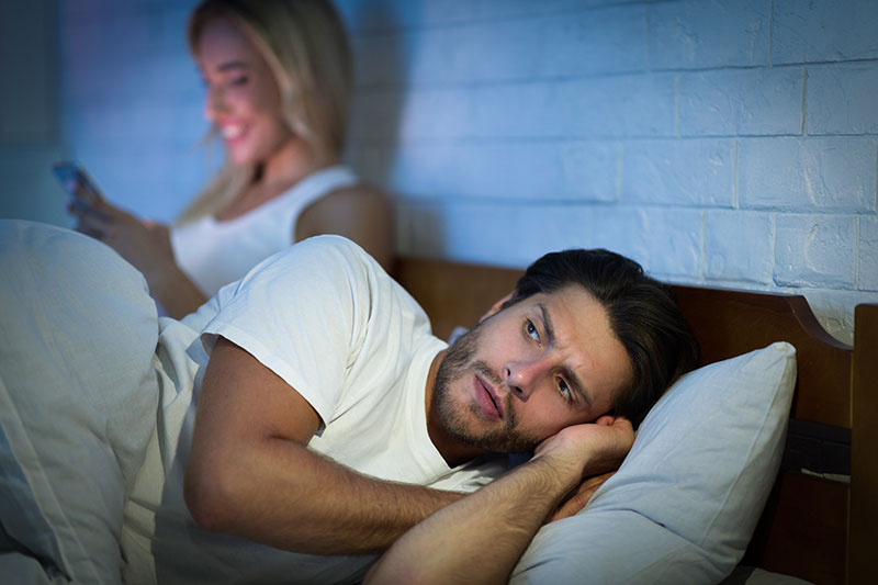 Wenn Handy zur Geheimsache wird Fremdgehen Frau erkennen