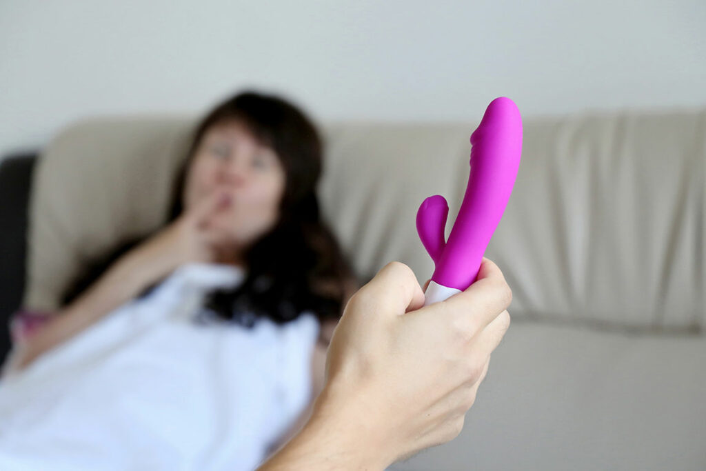 Doppel Vaginal Penetration mit Dildo und Penis